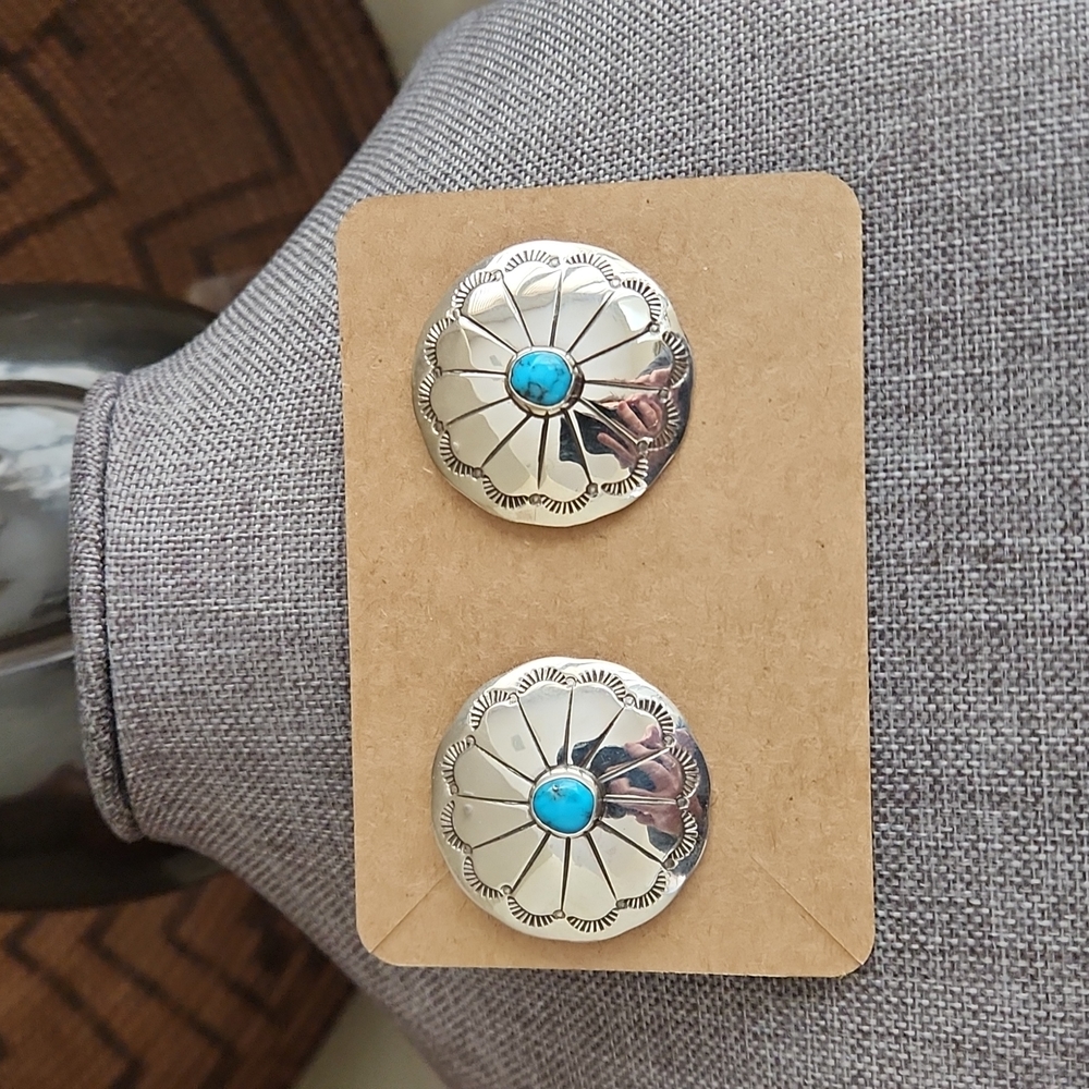 NWOT Native American Navajo Sterling and Turquoise Conch Earrings 💙